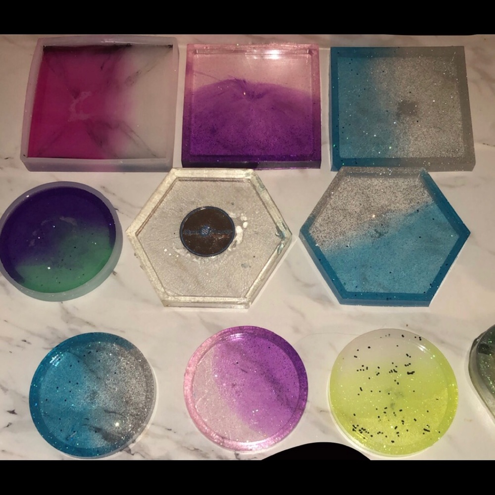 Resin - Picture 4 of 4